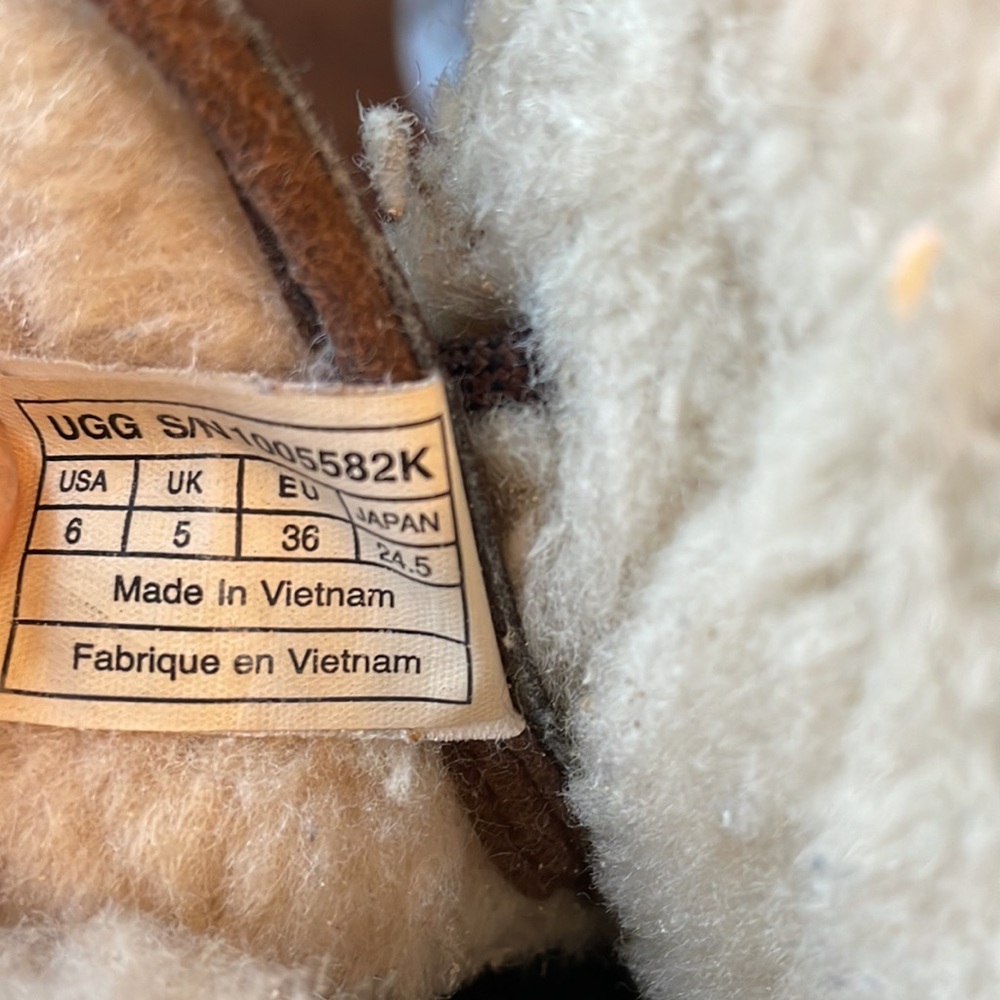 Ugg Adirondack Boot - image 5